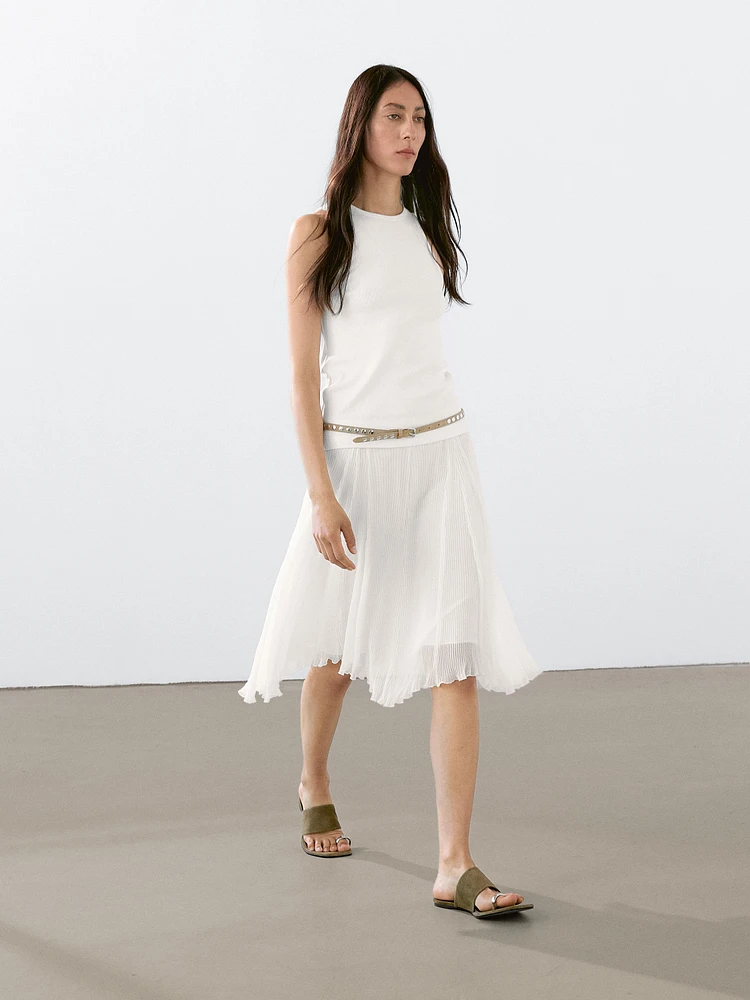 Pleated skirt with godet detail