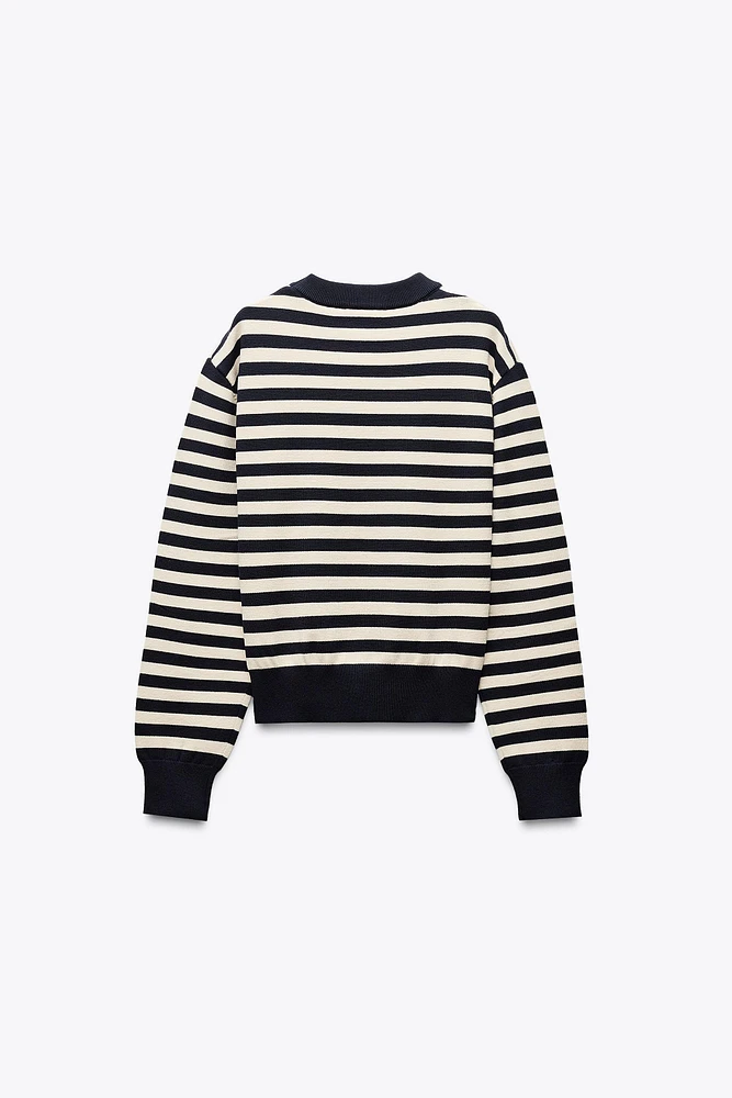 PULL COURT EN MAILLE À RAYURES