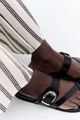 FLAT BUCKLE SANDALS