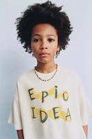 TEXTURED RAISED TEXT T-SHIRT