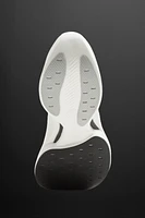 LONG DISTANCE RUNNING SNEAKERS