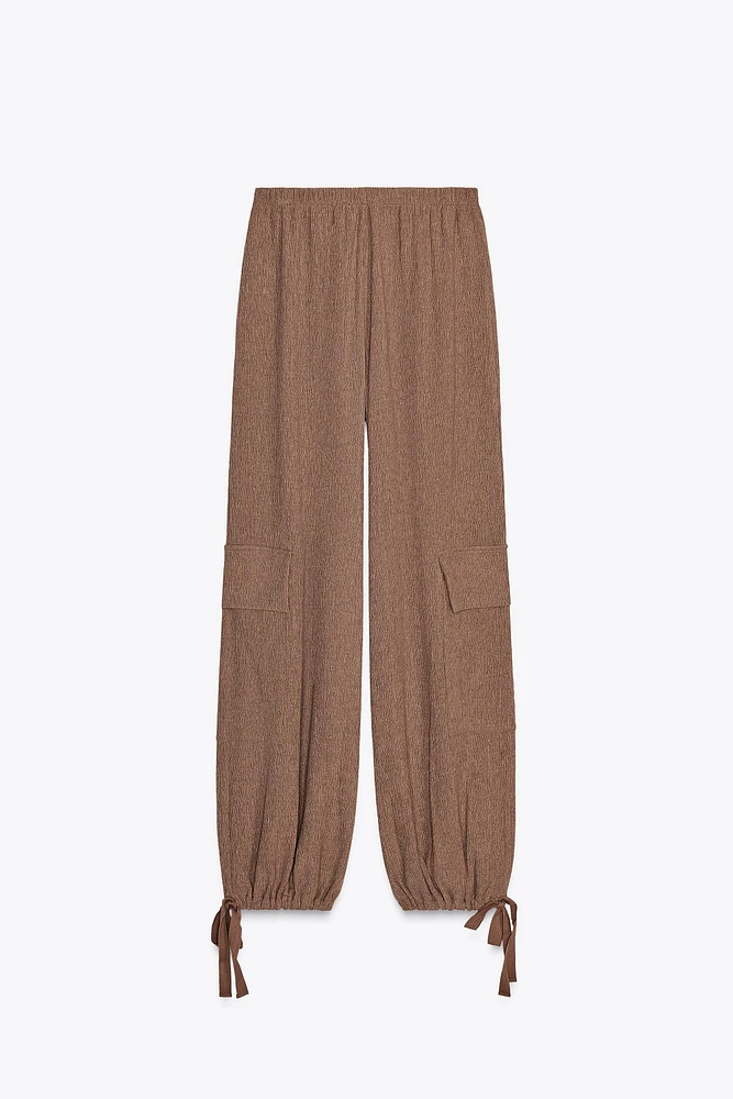 TEXTURED CARGO PANTS