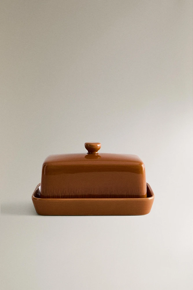 CARAMEL STONEWARE BUTTER DISH