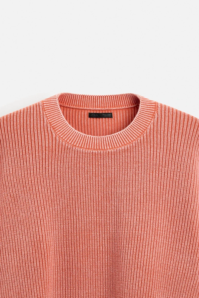 PULL DÉLAVÉ CÔTELÉ