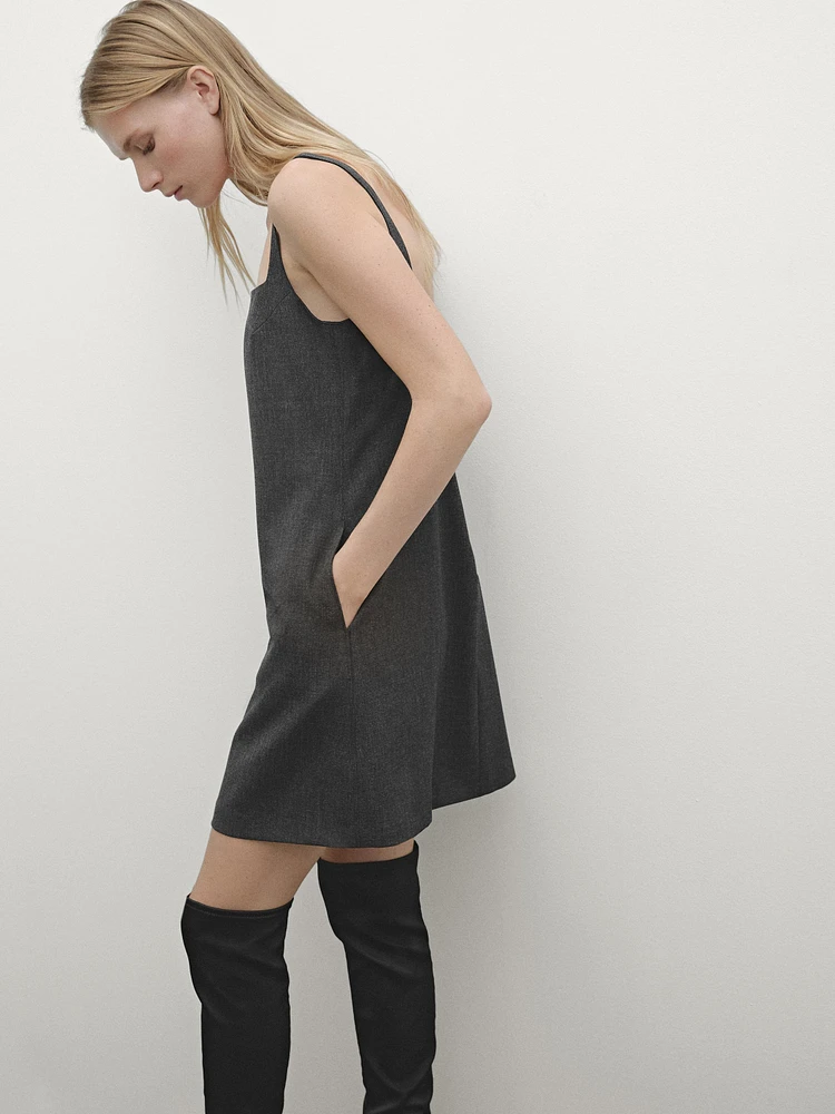 Robe courte à bretelles