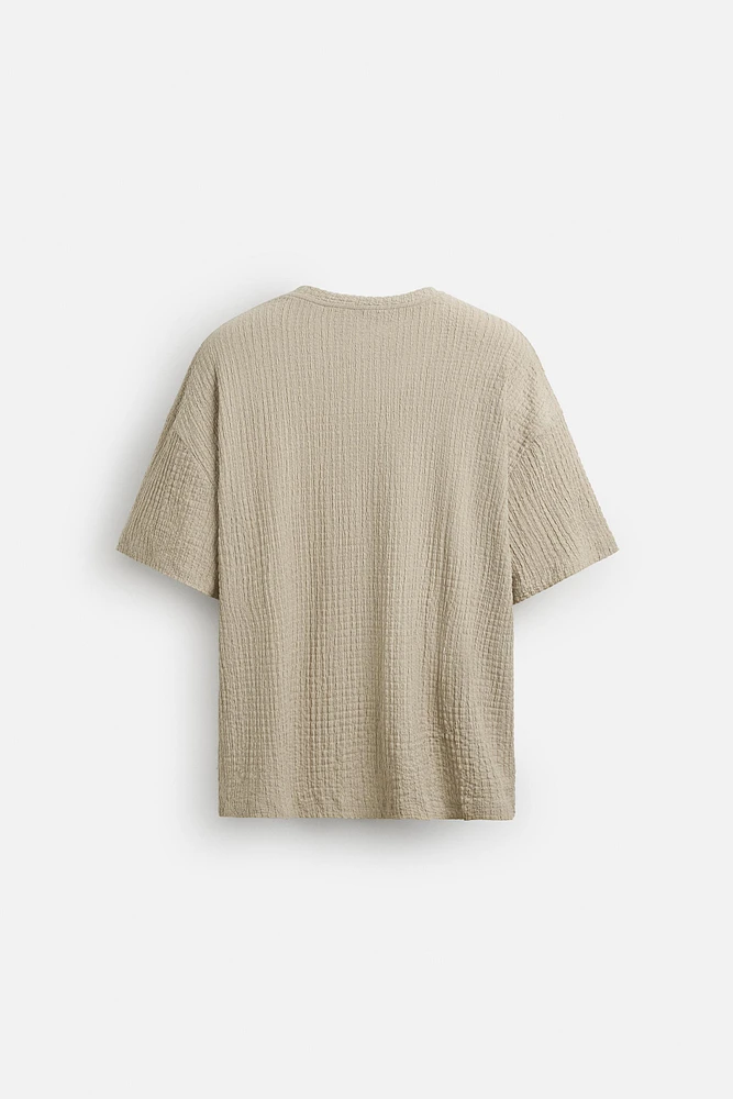 IRREGULAR TEXTURED T-SHIRT