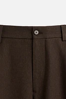 TEXTURED PLEATED SHORTS