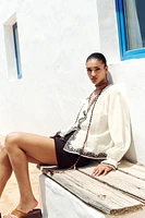 CONTRAST EMBROIDERY SHIRT