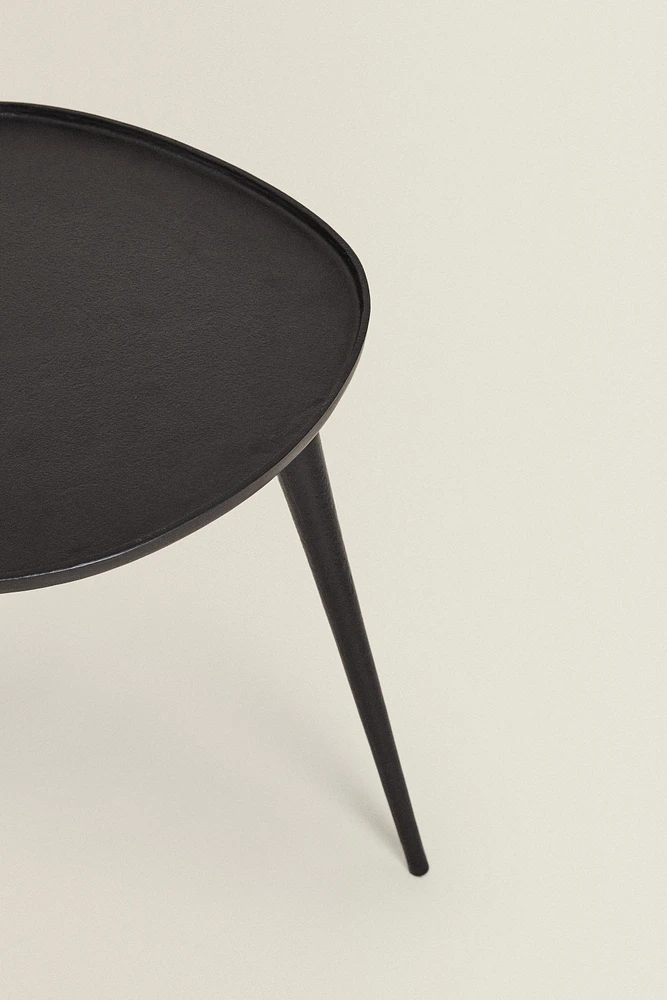 METAL SIDE TABLE