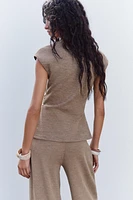 TEXTURED CLASP TOP