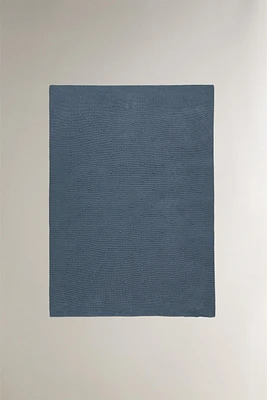 CHILDREN’S KNIT BLANKET