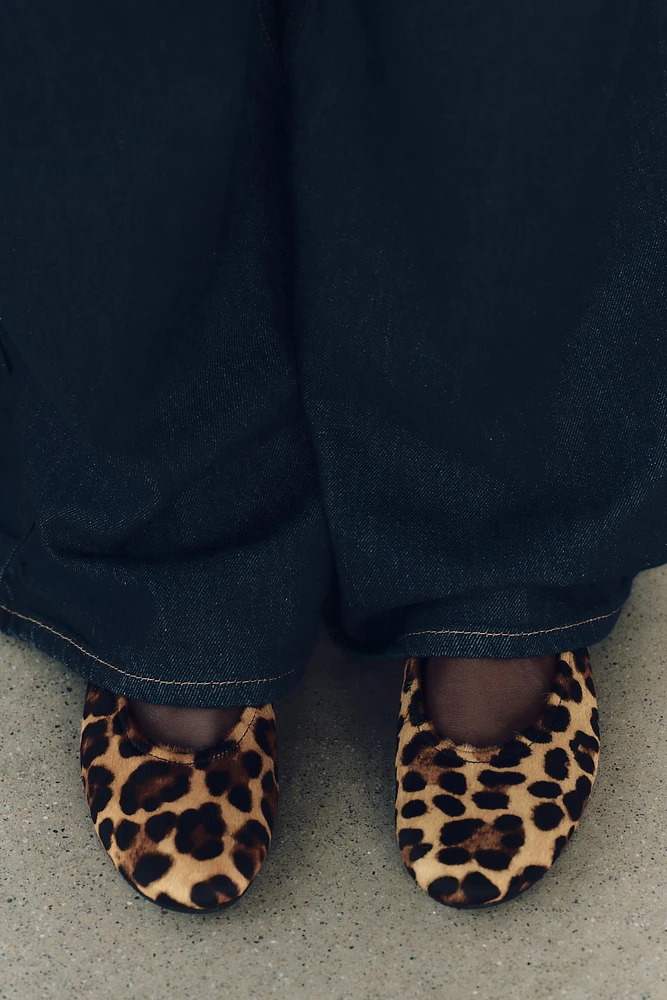 BALLERINES EN CUIR À IMPRIMÉ ANIMALIER
