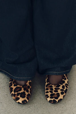ANIMAL PRINT LEATHER BALLET FLATS