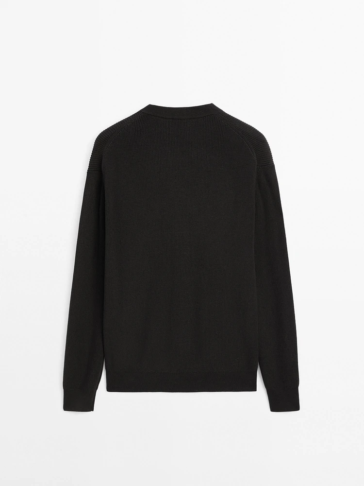 Pull en maille de coton à col boutonné