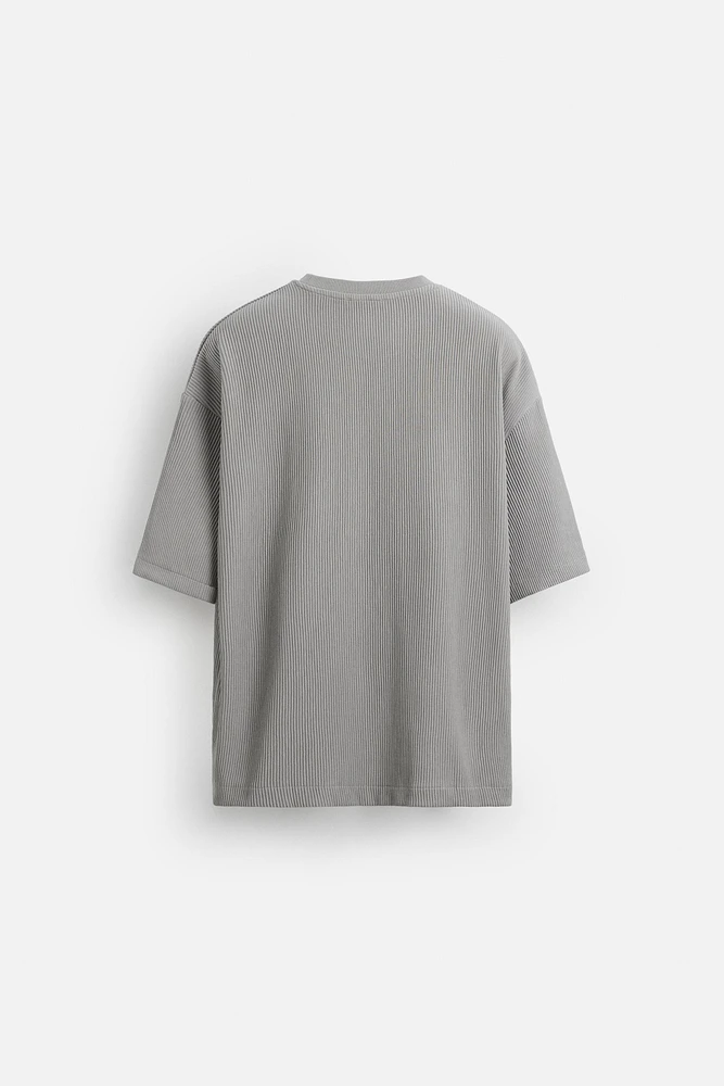 TEXTURED PATCH T-SHIRT
