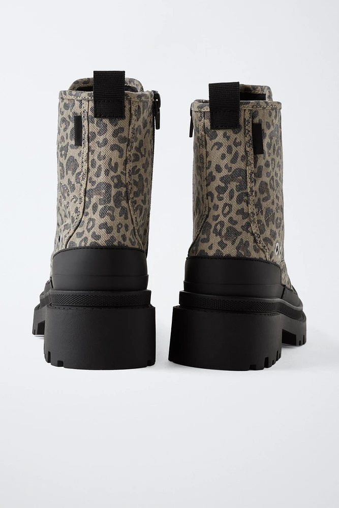 BOTTINES EN TISSU ANIMAL PRINT