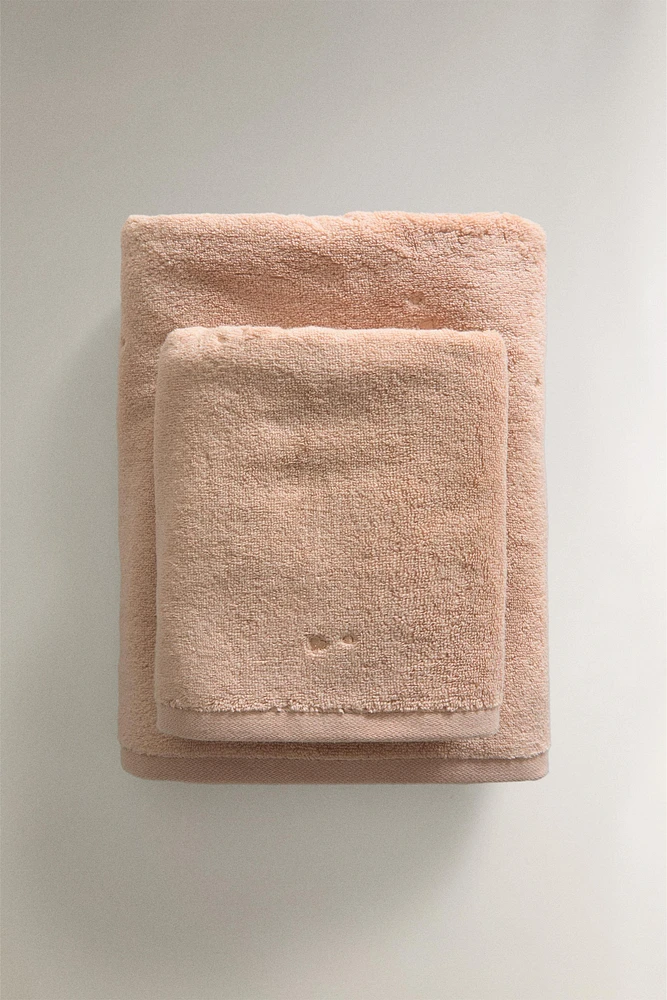CHILDREN'S BATH TOWEL WITH STARS AND HEARTS