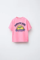 T-SHIRT TEINT EN PIÈCE IMPRIMÉ