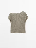 Loose-fitting pleated top with flecked detail