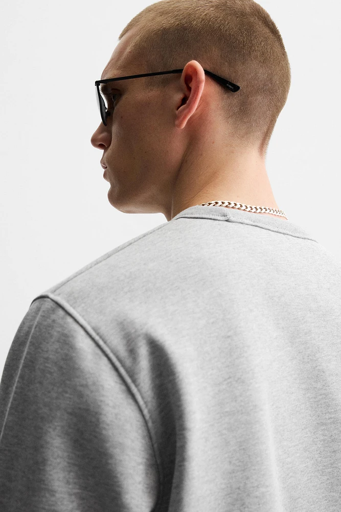 BASIC CREWNECK SWEATSHIRT