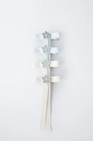 LOT DE QUATRE PINCES CLIP LACET FLEUR