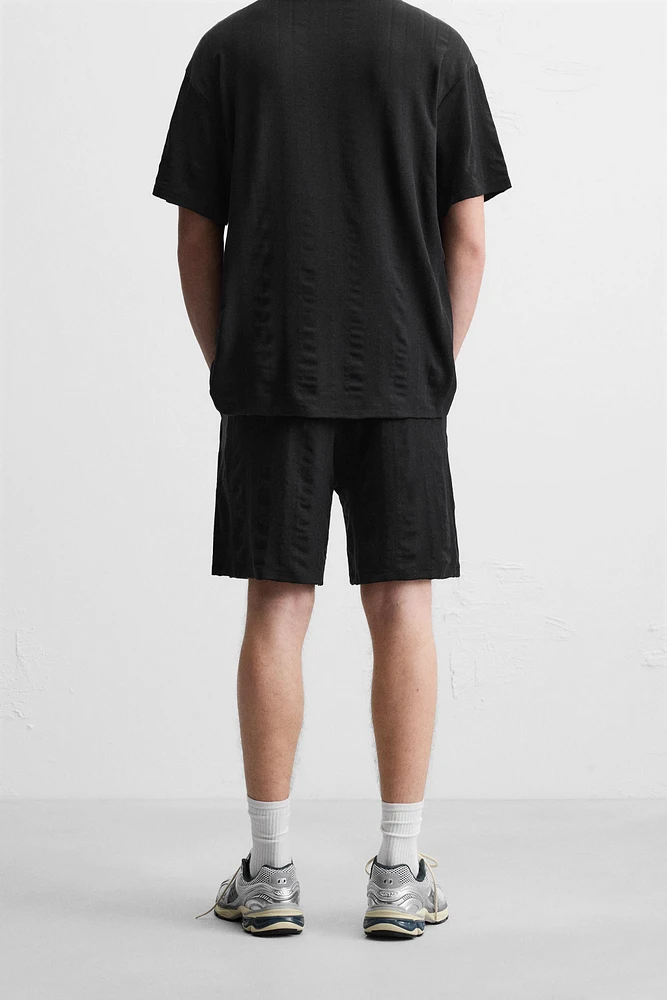 TEXTURED JOGGER SHORTS