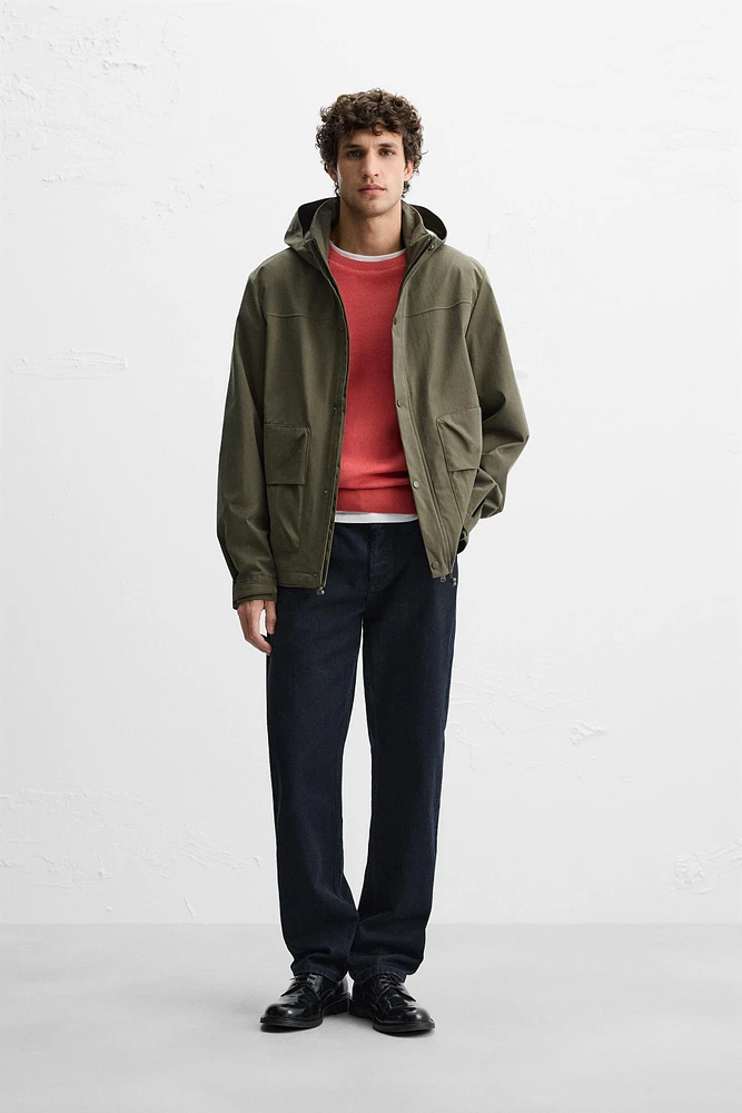 LIGHTWEIGHT WIND-RESISTANT PARKA