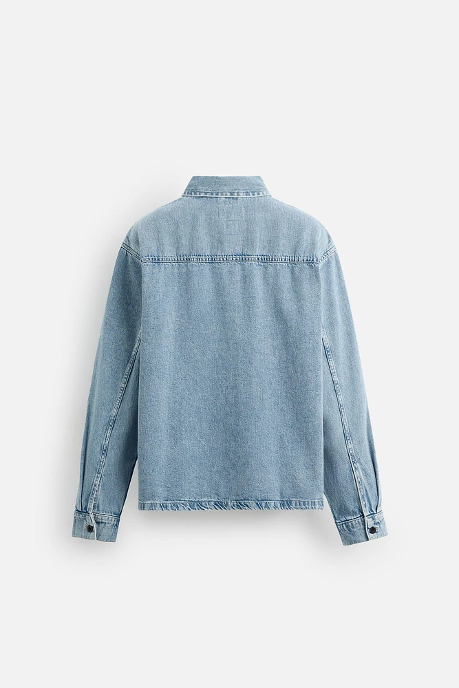 CHEMISE EN JEAN COUPE CARRÉE