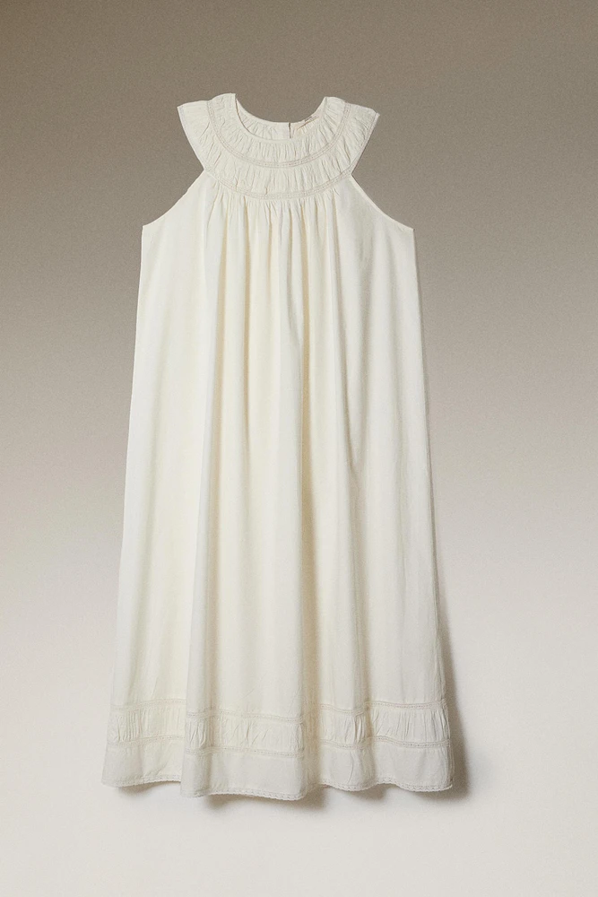 GATHERED NIGHTGOWN WITH LACE