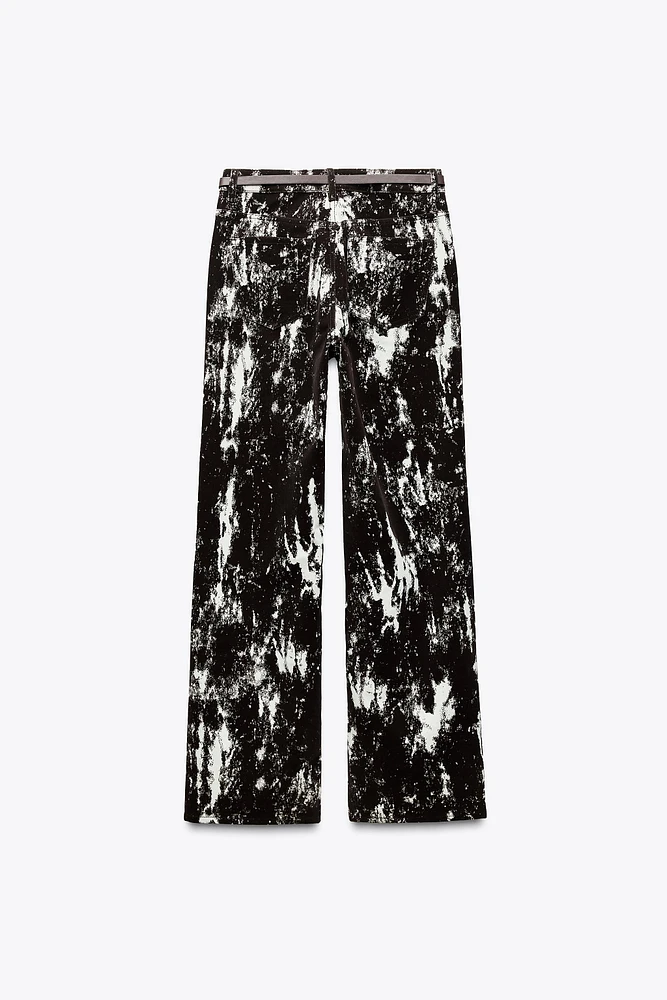 Z1975 HIGH RISE FLOCKED ANIMAL PRINT BELTED JEANS