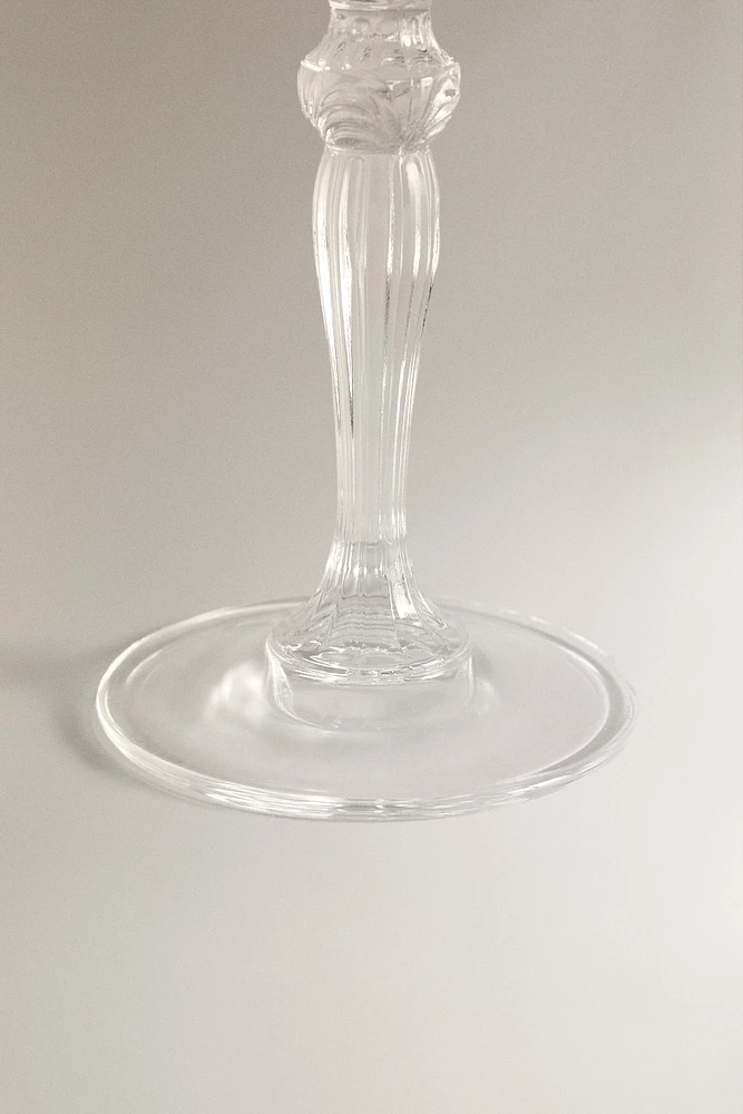 ENGRAVED CRYSTALLINE WINE GLASS