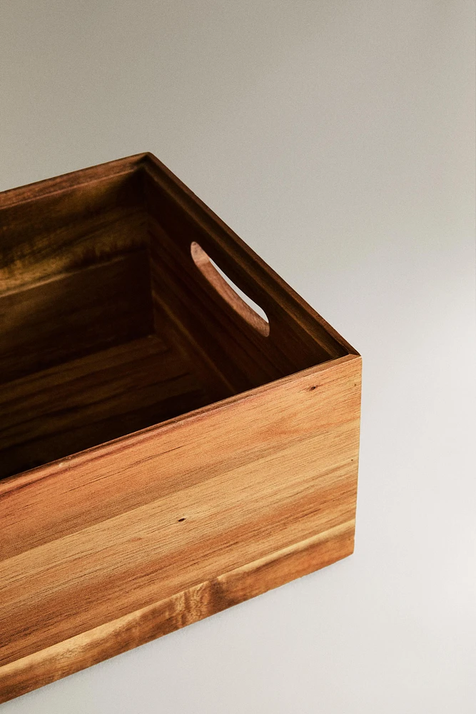 STORAGE BOX