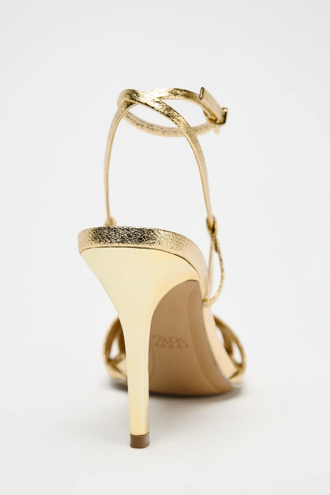 SANDALES À TALONS ET BRIDES EFFET MÉTALLISÉ