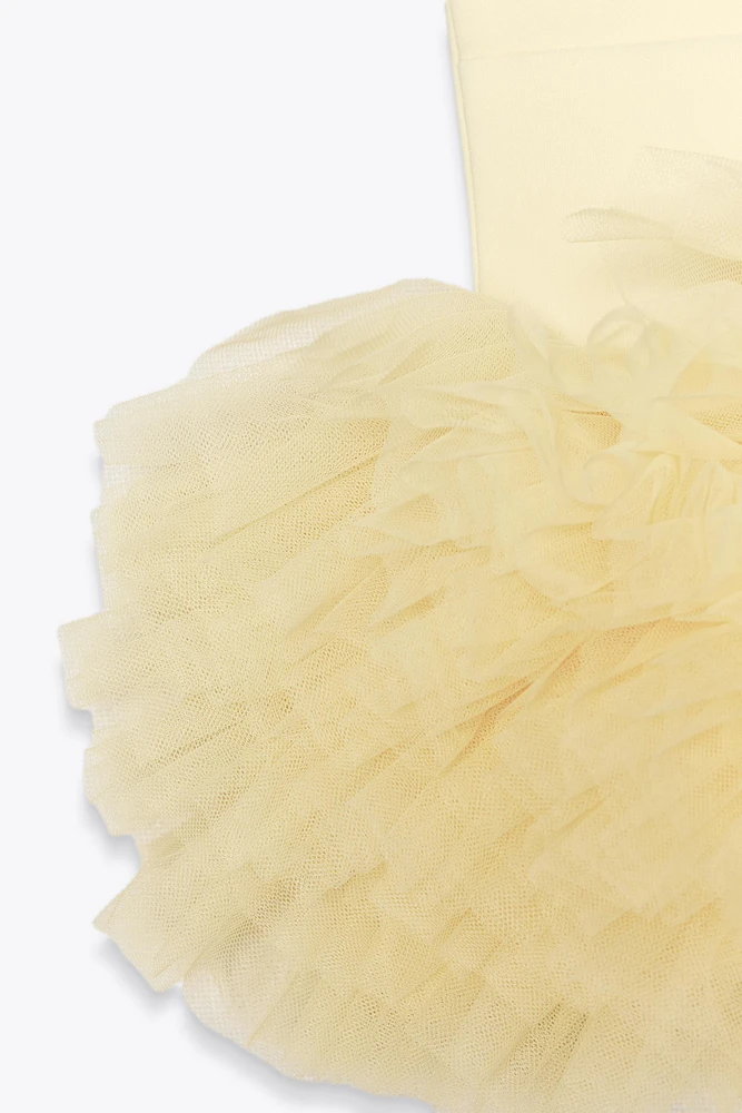 TOP ÉLASTIQUE EN TULLE AVEC VOLUME DANS LE BAS