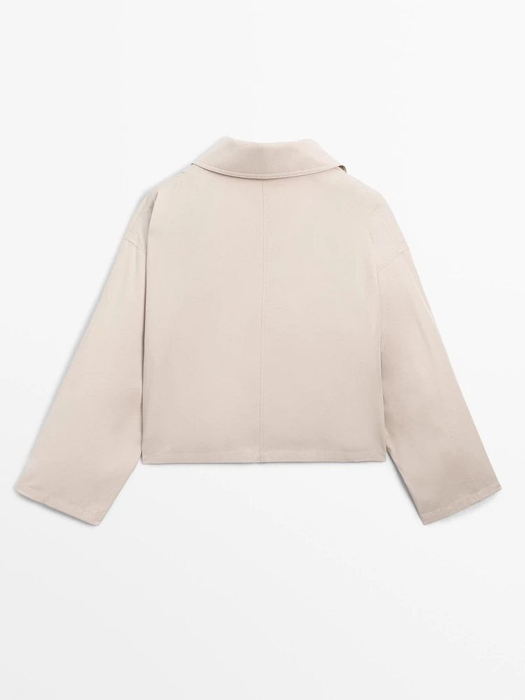 Water-repellent cape jacket