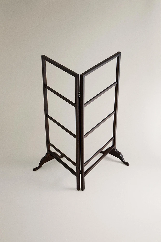 FOLDABLE TOWEL RACK