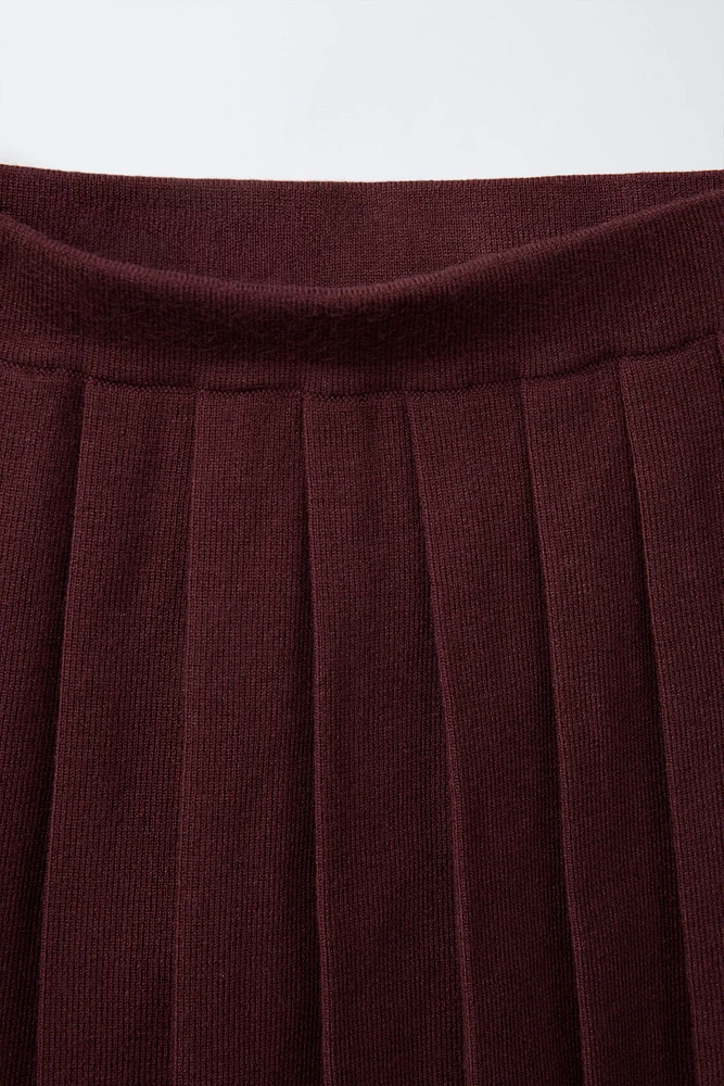 BOX PLEAT KNIT SKIRT