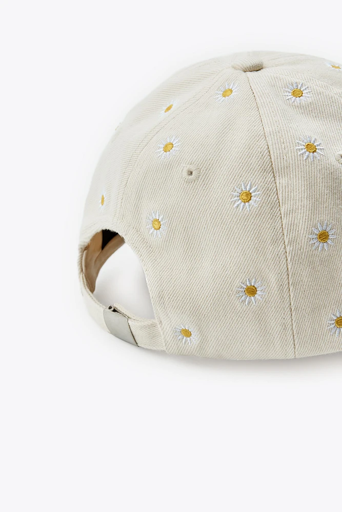 CASQUETTE SERGÉE BRODERIES FLEURS