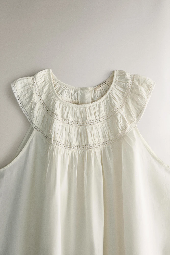 GATHERED NIGHTGOWN WITH LACE