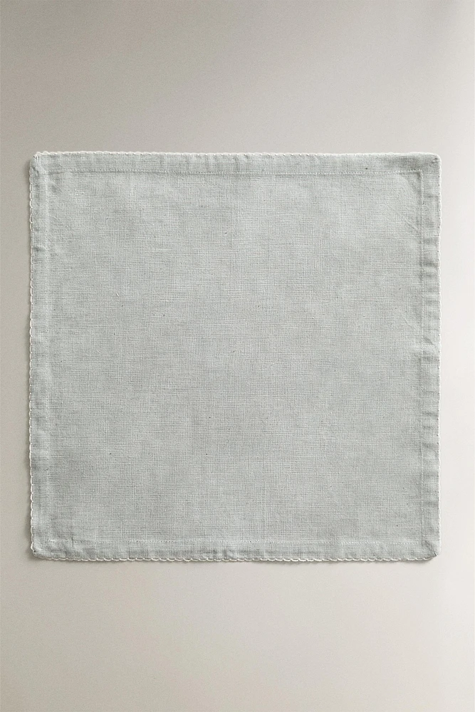 SCALLOPED NAPKINS