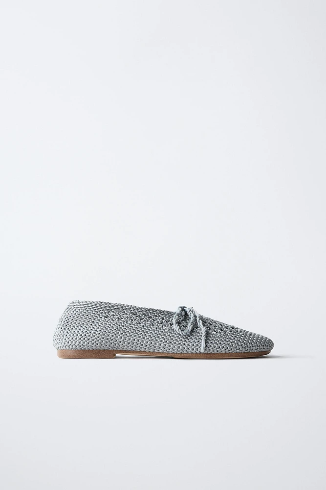 BALLERINES À LACETS EN CROCHET AVEC NŒUD