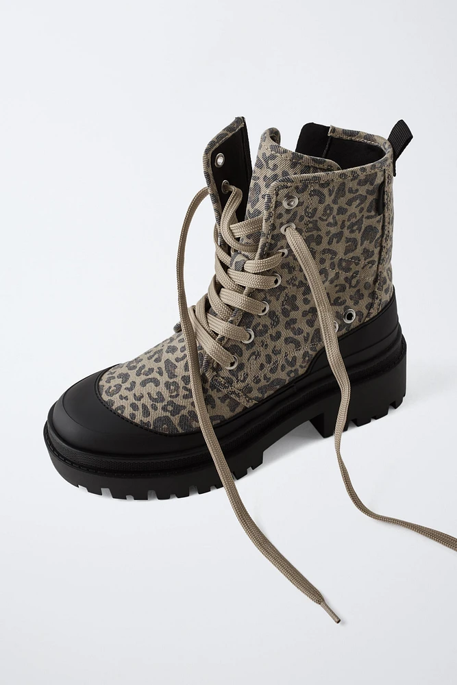 BOTTINES EN TISSU ANIMAL PRINT