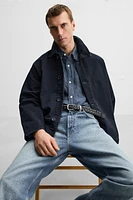 VESTE EN JEAN COUPE CARRÉE