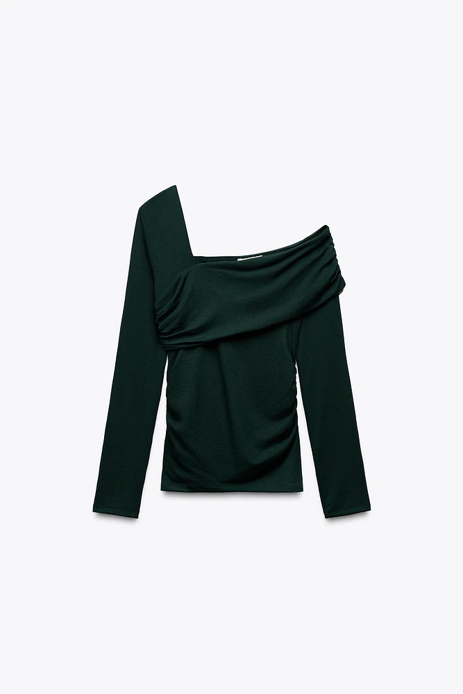 ASYMMETRIC NECKLINE TOP