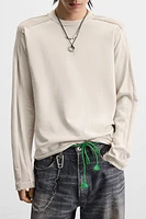 T-SHIRT AVEC RÉSILLE