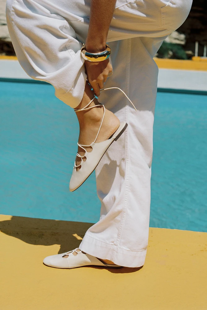 CHAUSSURES BALLERINES OUVERTES À L'ARRIÈRE EN CUIR