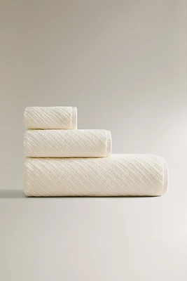 SERVIETTE DE BAIN STRUCTURE DIAGONALE