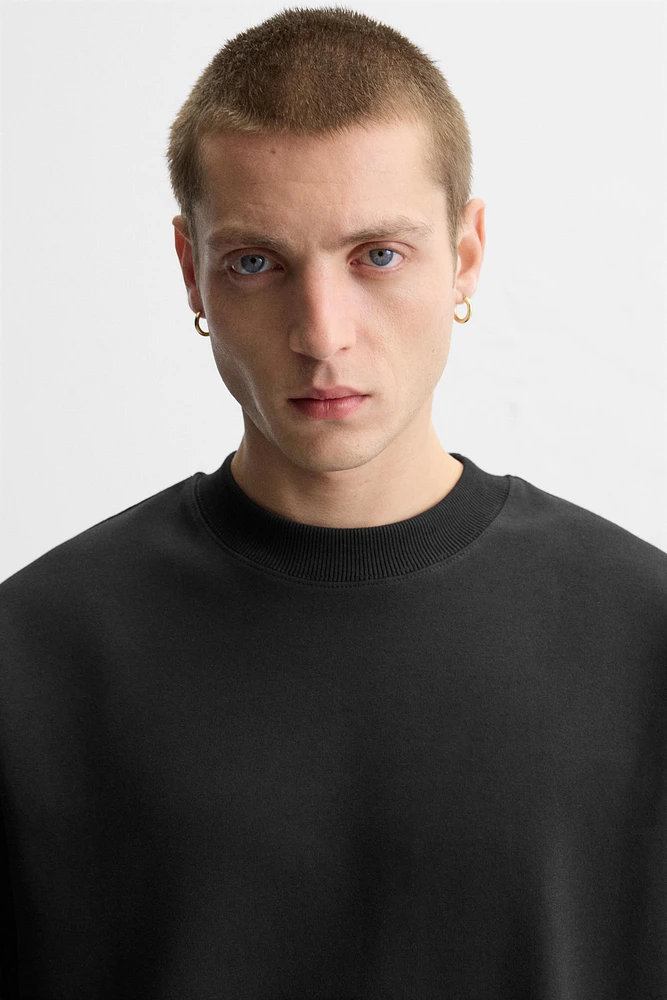 TECHNICAL TEXTURED SWEATSHIRT