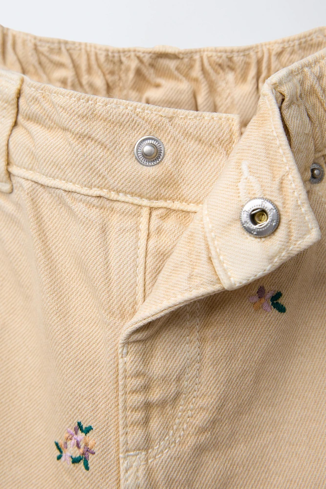 PANTALON EN SERGÉ BALLON BRODÉ FLEURS