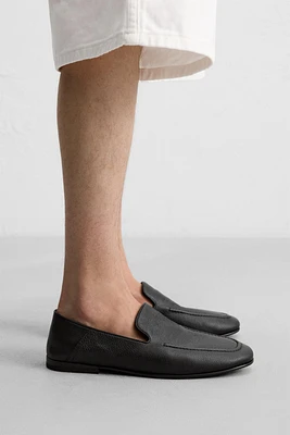 LEATHER LOAFERS